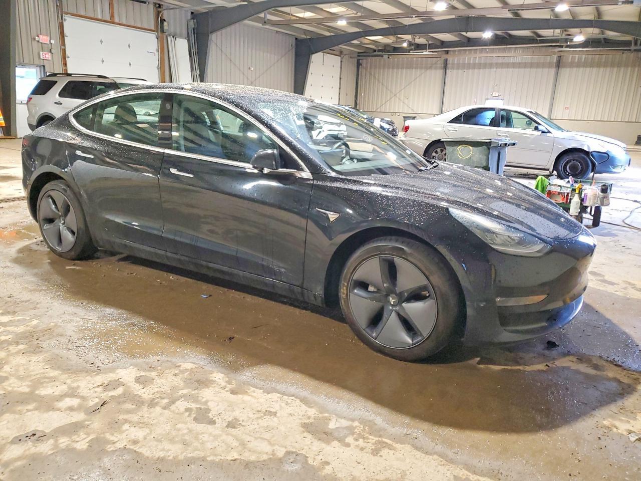 2018 Tesla Model 3 - Фото 4