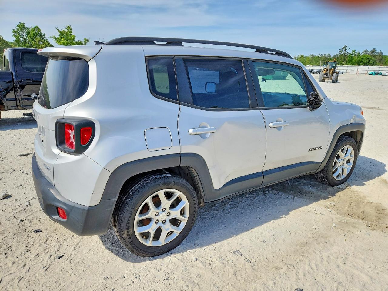 2020 Jeep Renegade Latitude - Фото 3