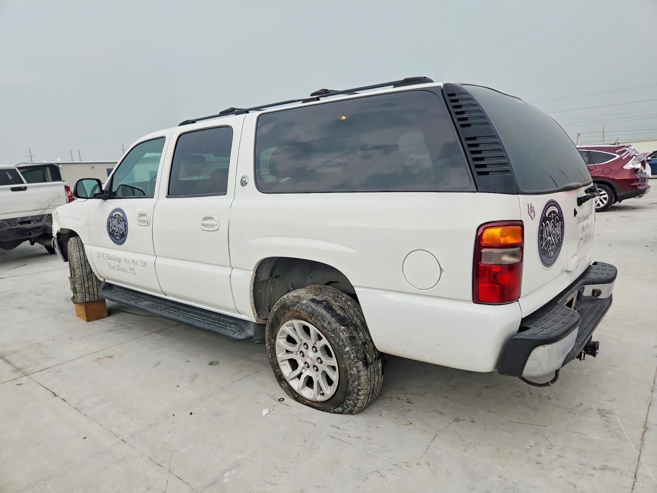 2003 GMC Yukon Xl C1500 - Фото 2