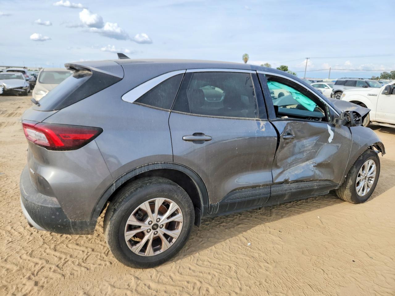 2023 Ford Escape Active - Image 3