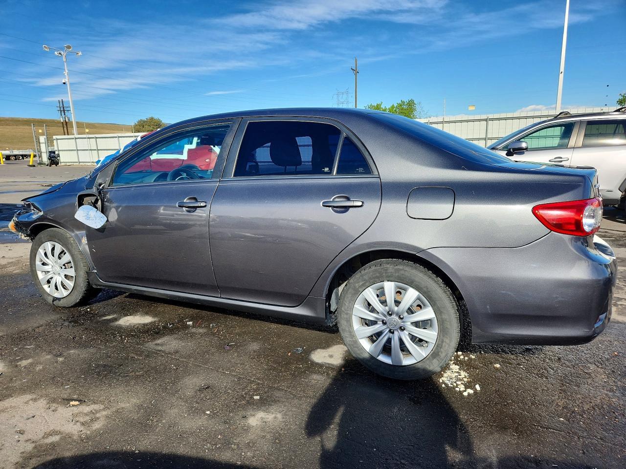 2013 Toyota Corolla Le - Image 2