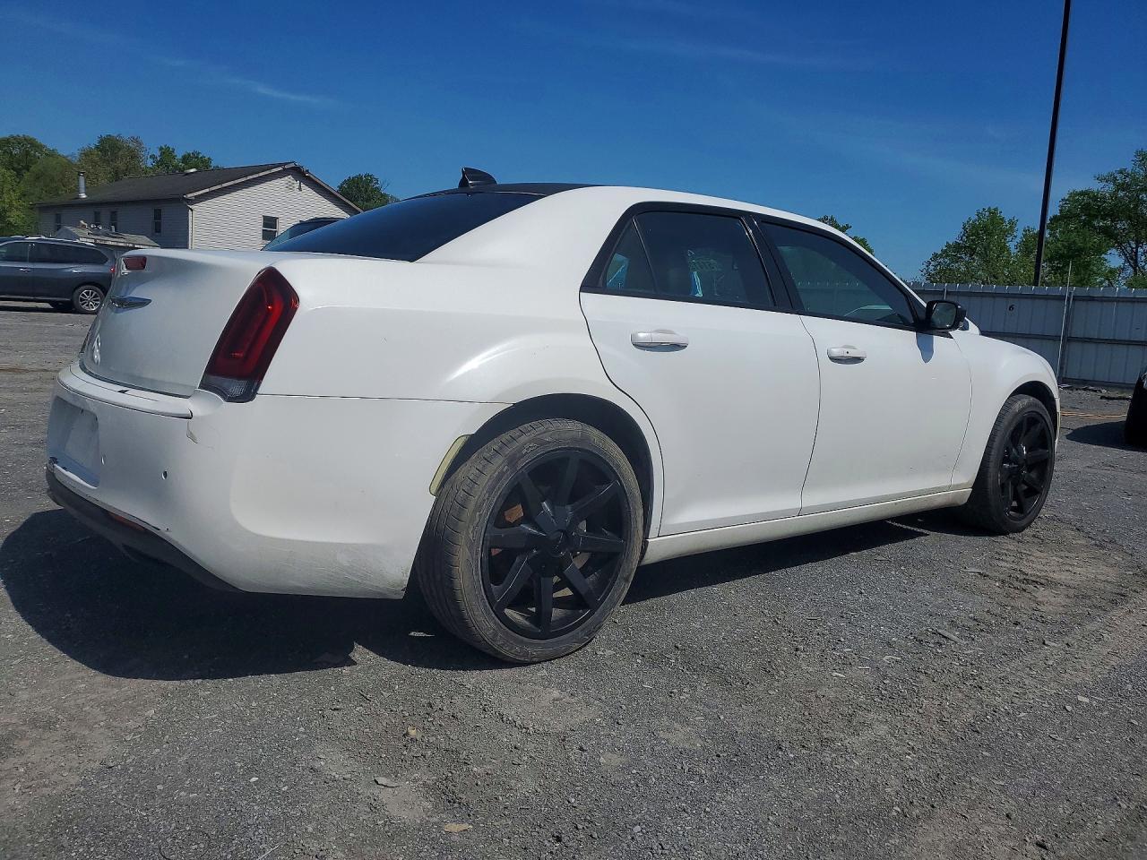 2016 Chrysler 300 S - Фото 3