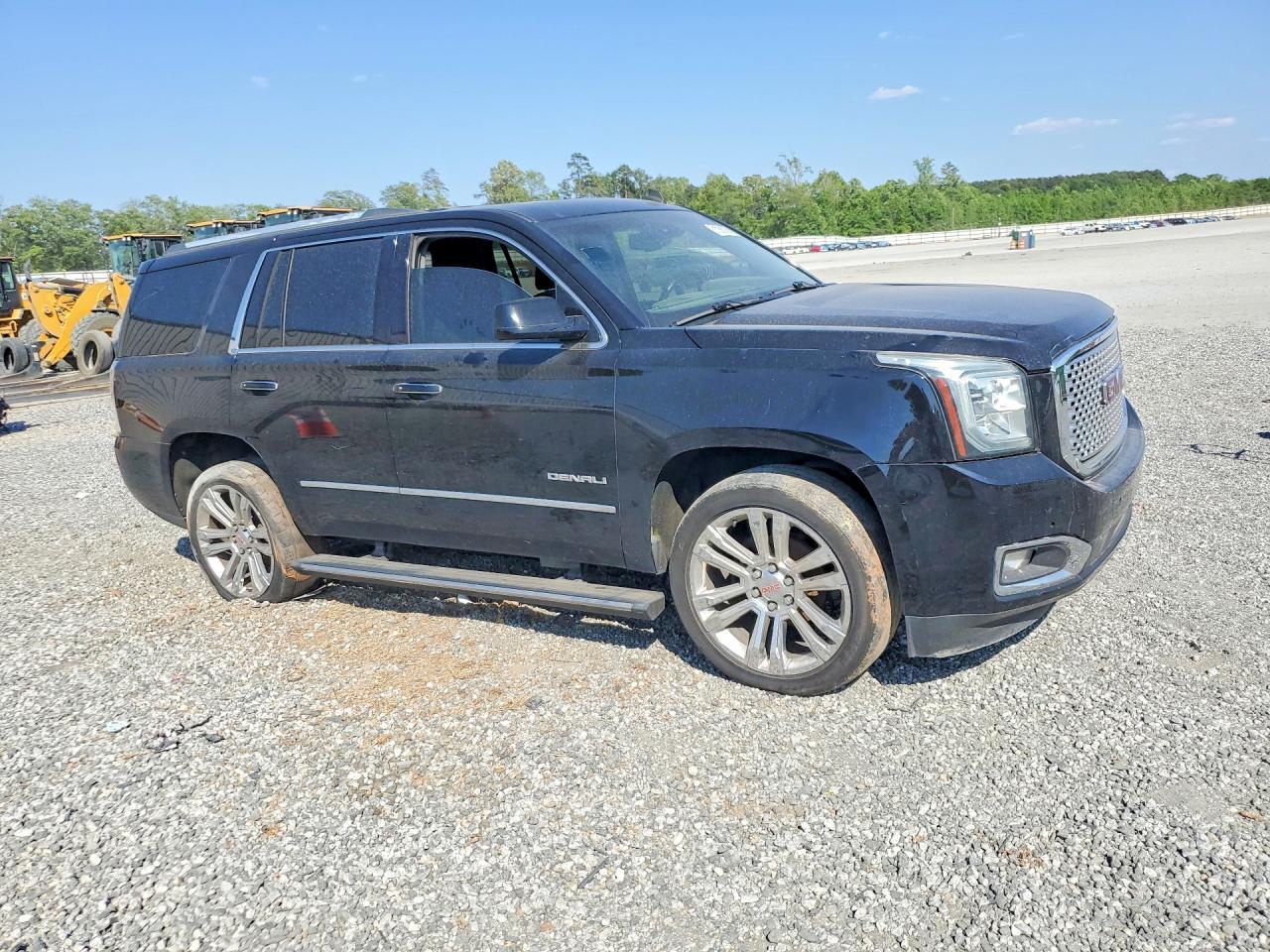 2015 GMC Yukon Denali - Image 4