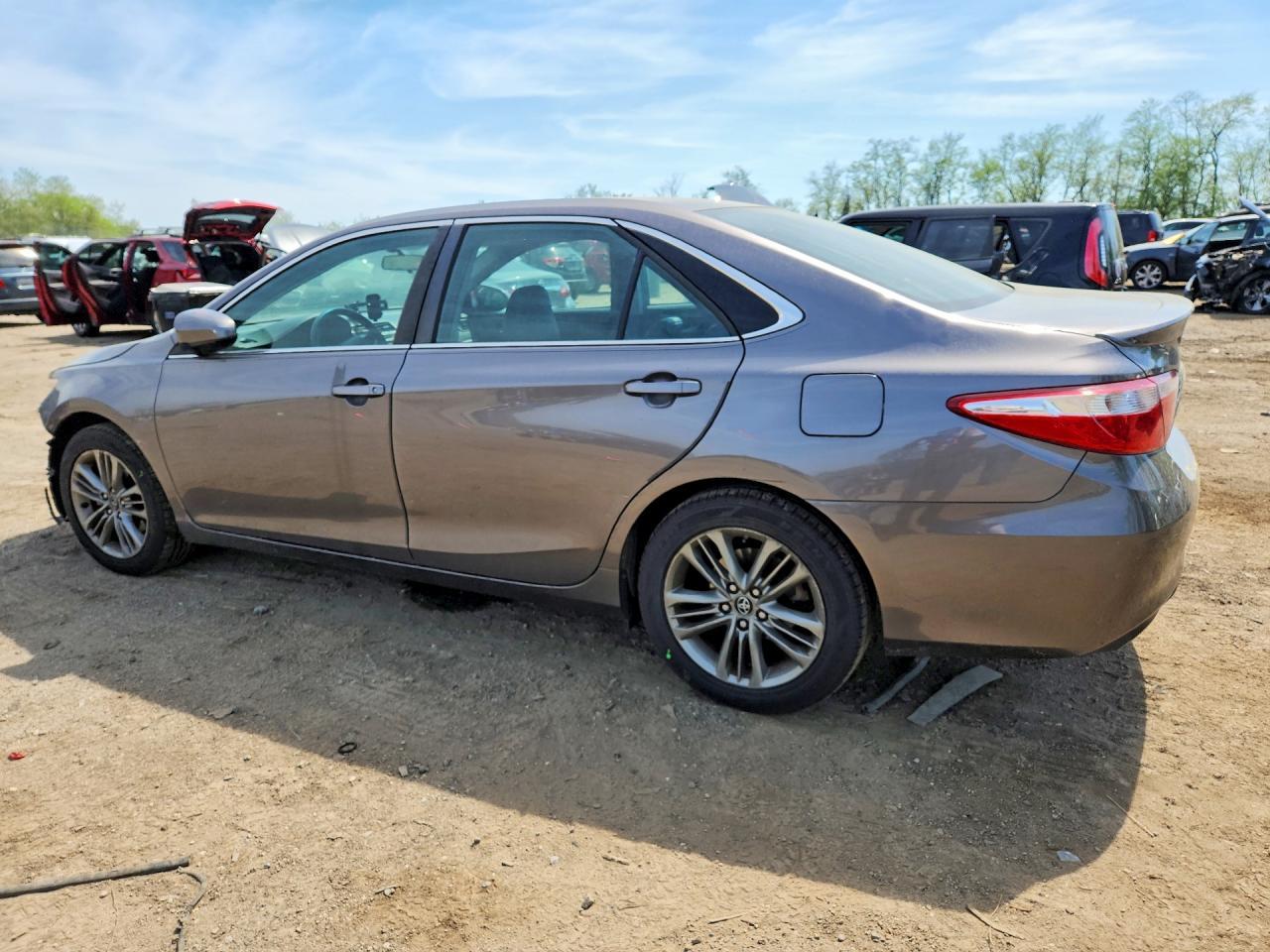 2017 Toyota Camry Se - Image 2