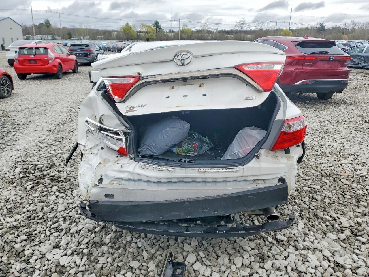 2016 Toyota Camry Se - Image 6