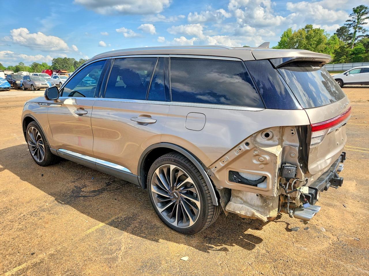 2020 Lincoln Aviator Reserve - Image 2