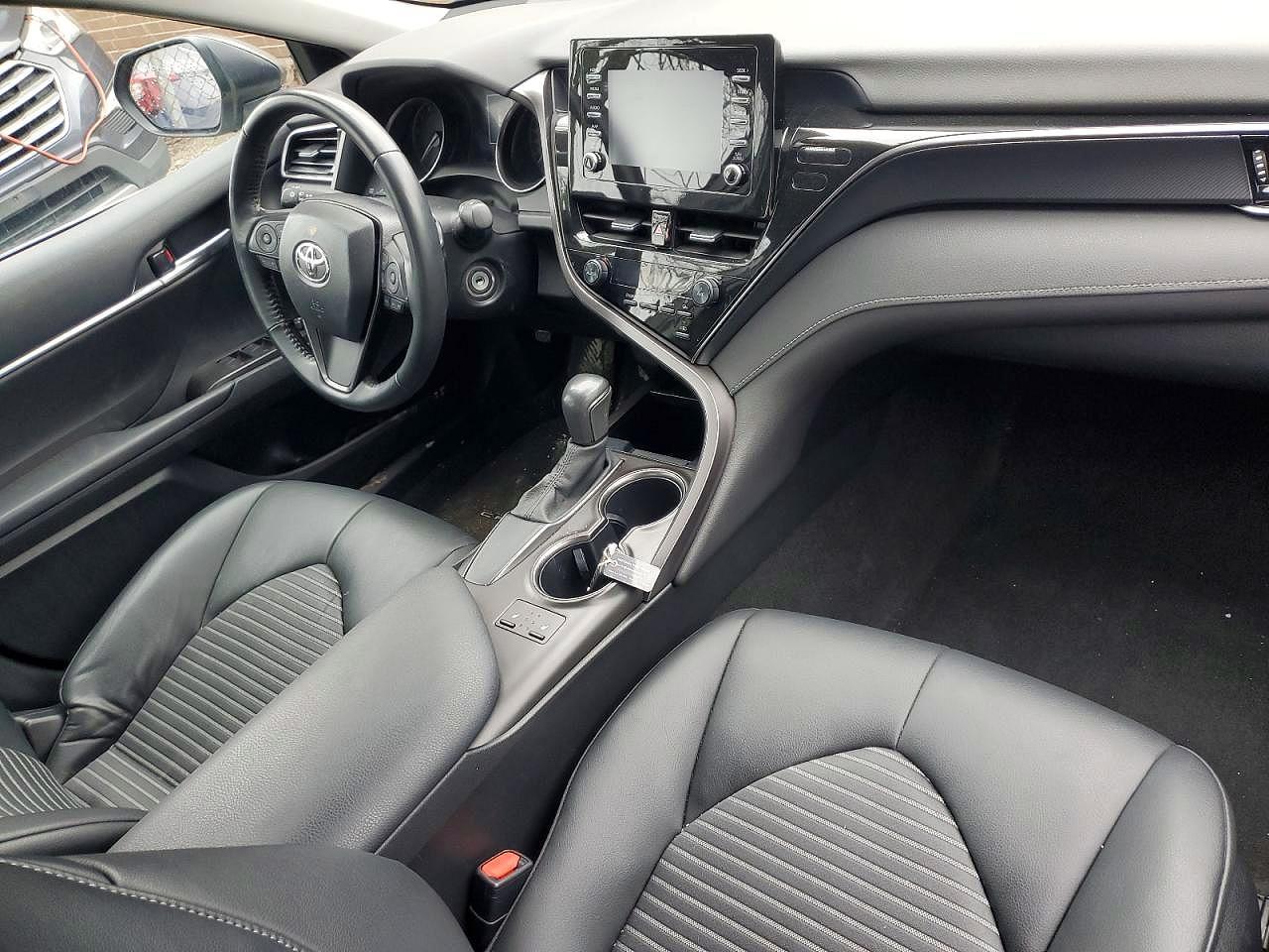 2023 Toyota Camry Se - Фото 5