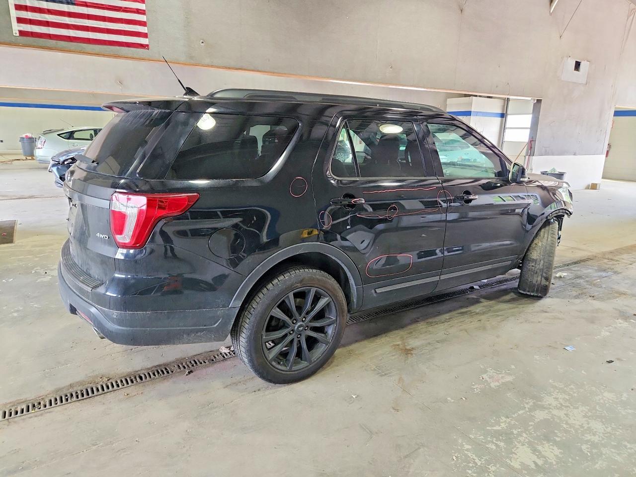 2018 Ford Explorer Xlt - Фото 3