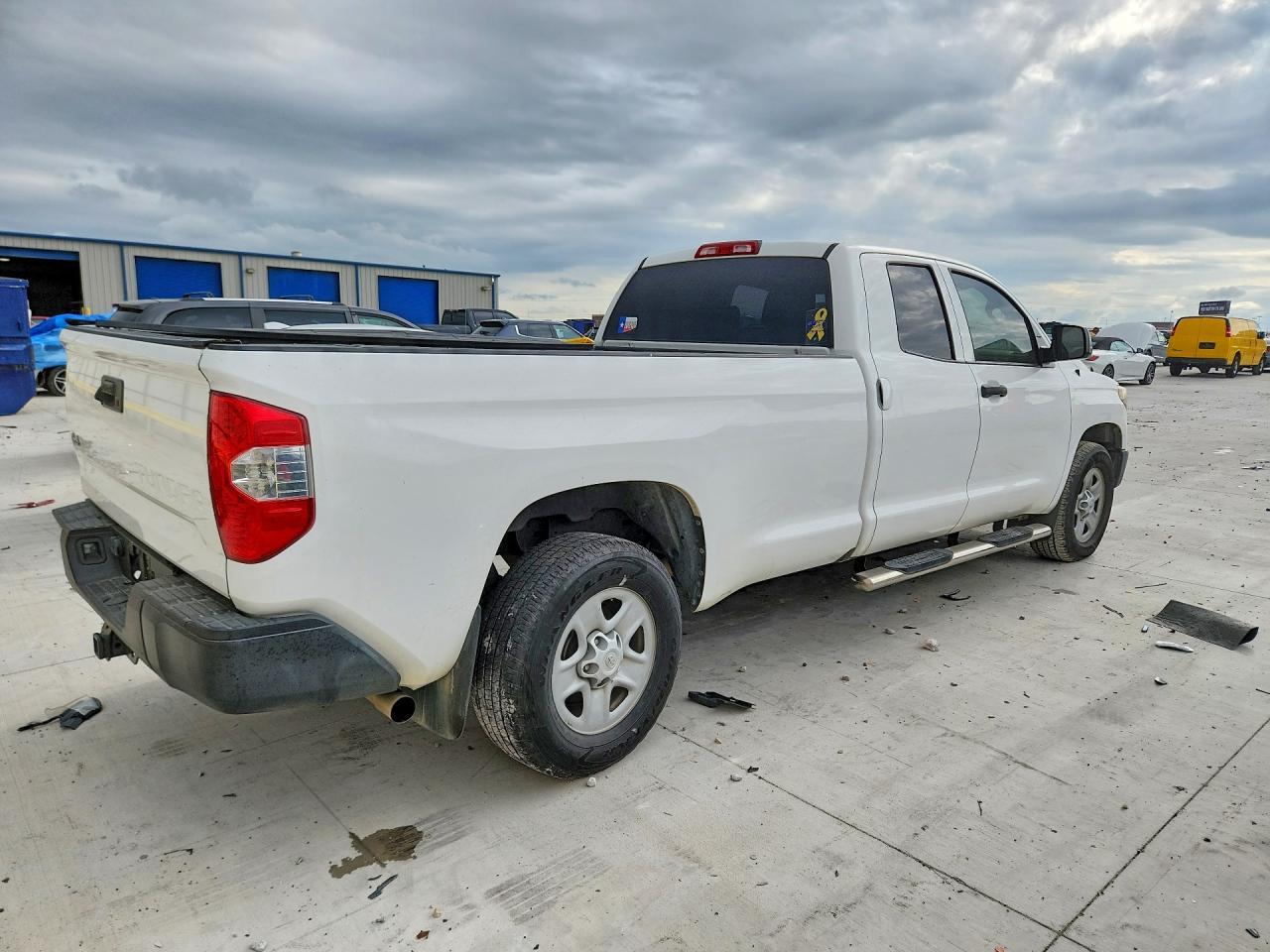 2019 Toyota Tundra Sr - Фото 3