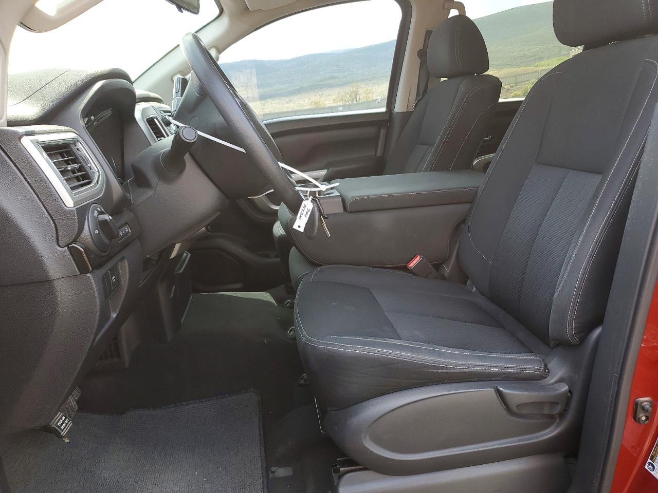 2019 Nissan Titan Sv - Image 7