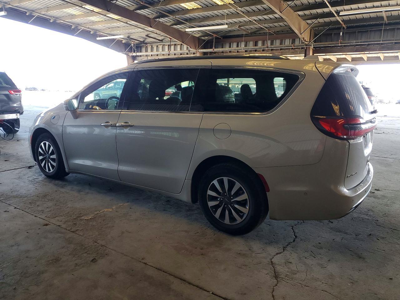 2021 Chrysler Pacifica Hybrid Touring L - Фото 2