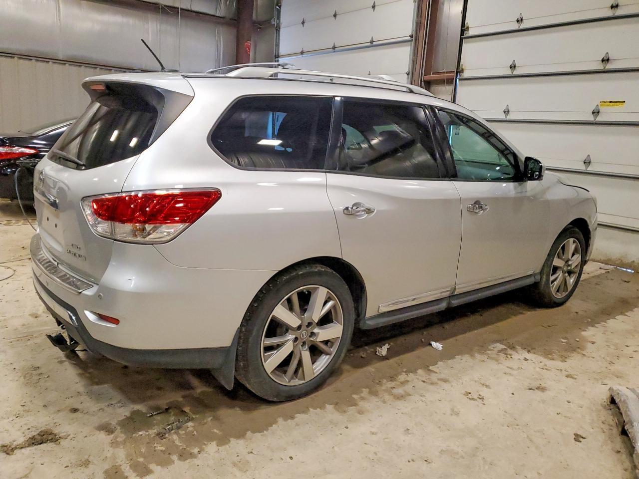 2013 Nissan Pathfinder S - Фото 3
