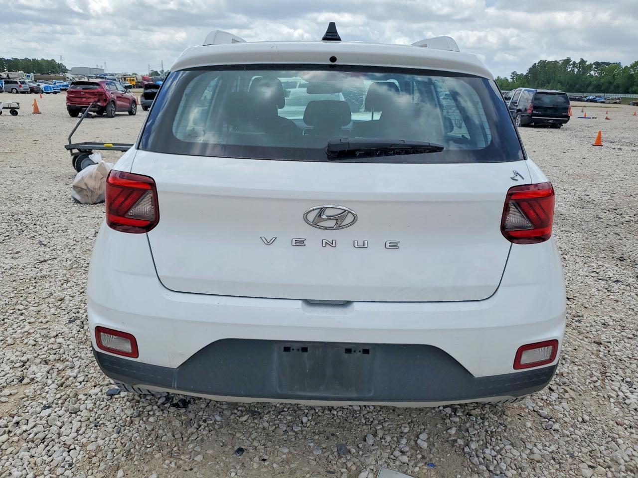 2022 Hyundai Venue Sel - Фото 6