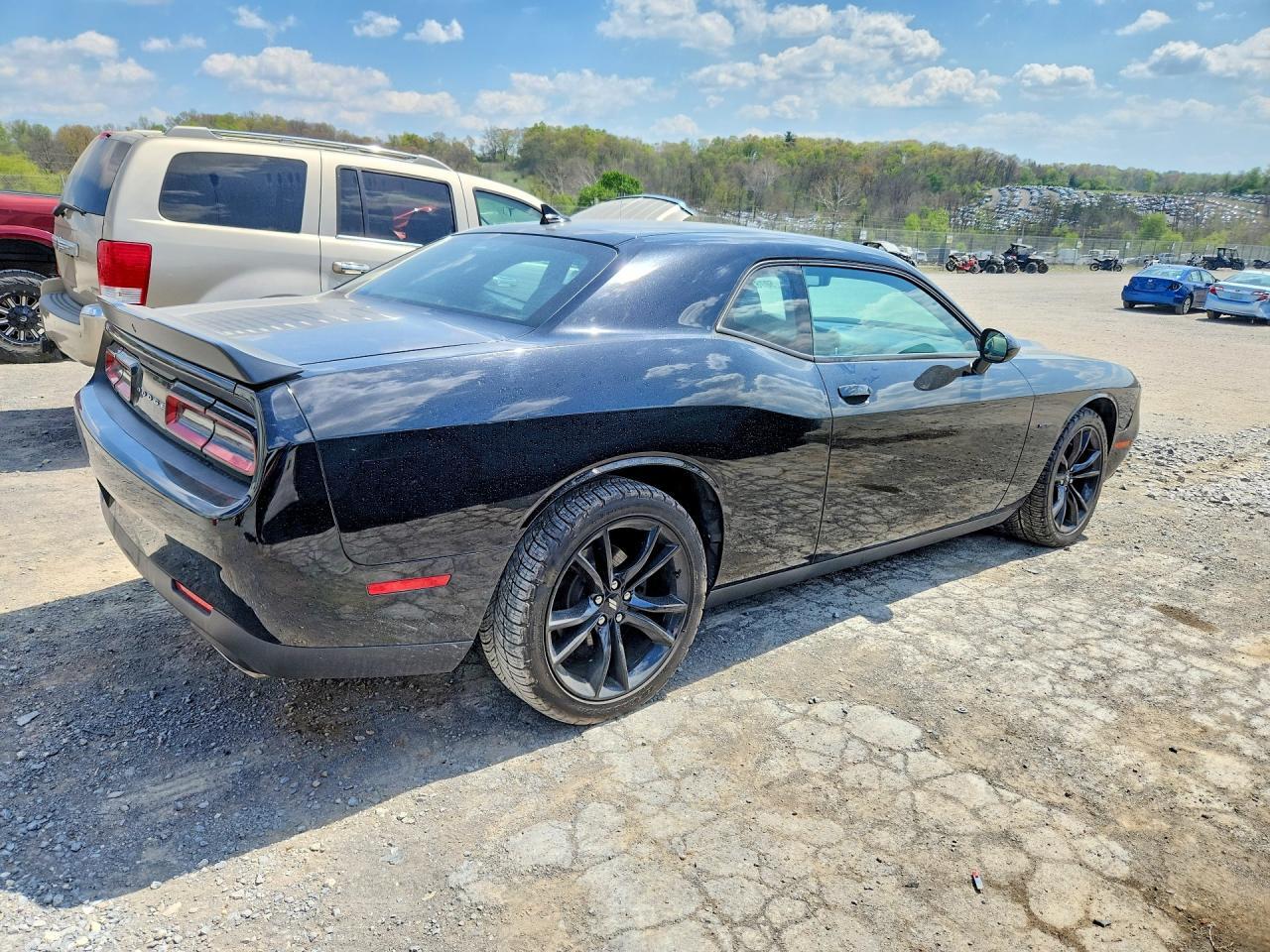 2017 Dodge Challenger R - Фото 3