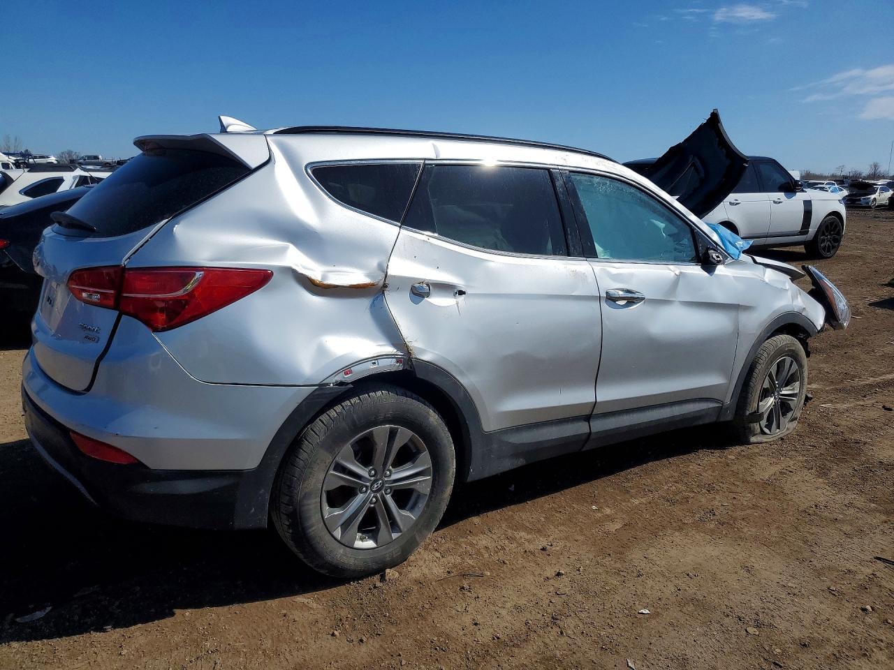 2016 Hyundai Santa Fe Sport 2.4L - Image 3