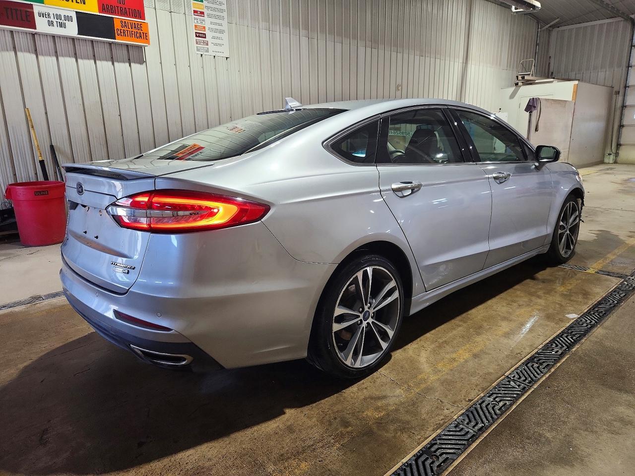 2020 Ford Fusion Titanium - Фото 3