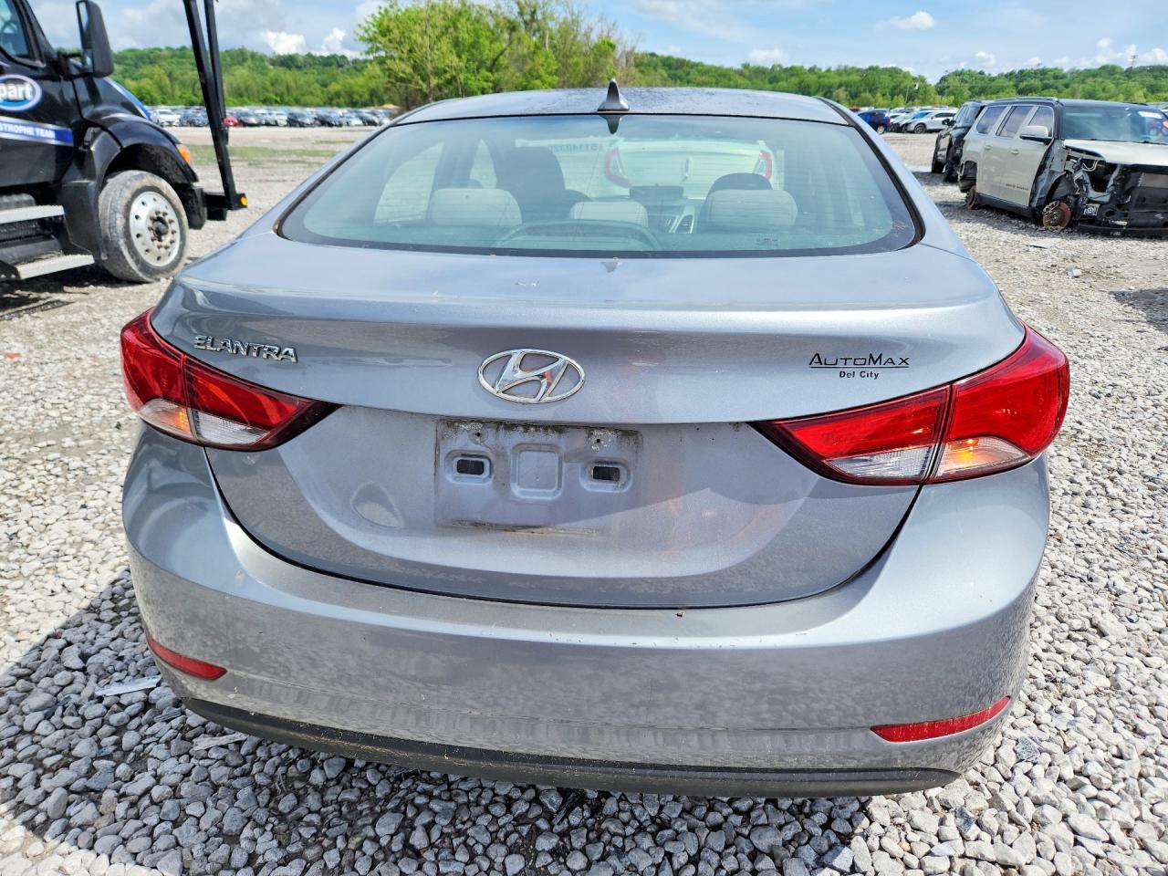 2014 Hyundai Elantra Se - Image 6