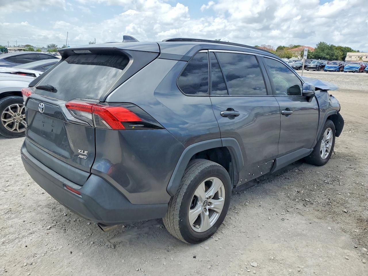 2021 Toyota Rav4 Xle - Фото 3