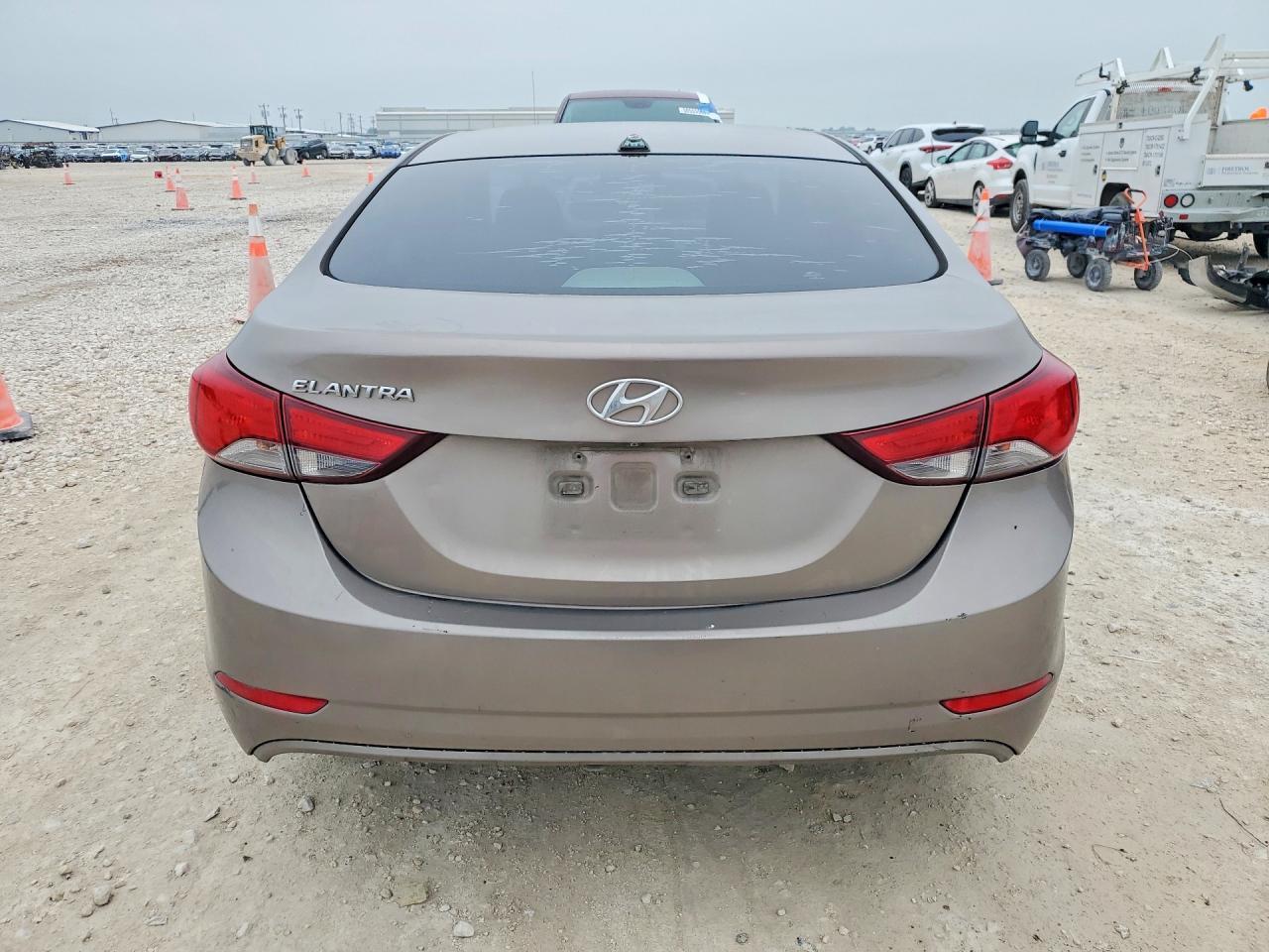 2016 Hyundai Elantra Se - Фото 6