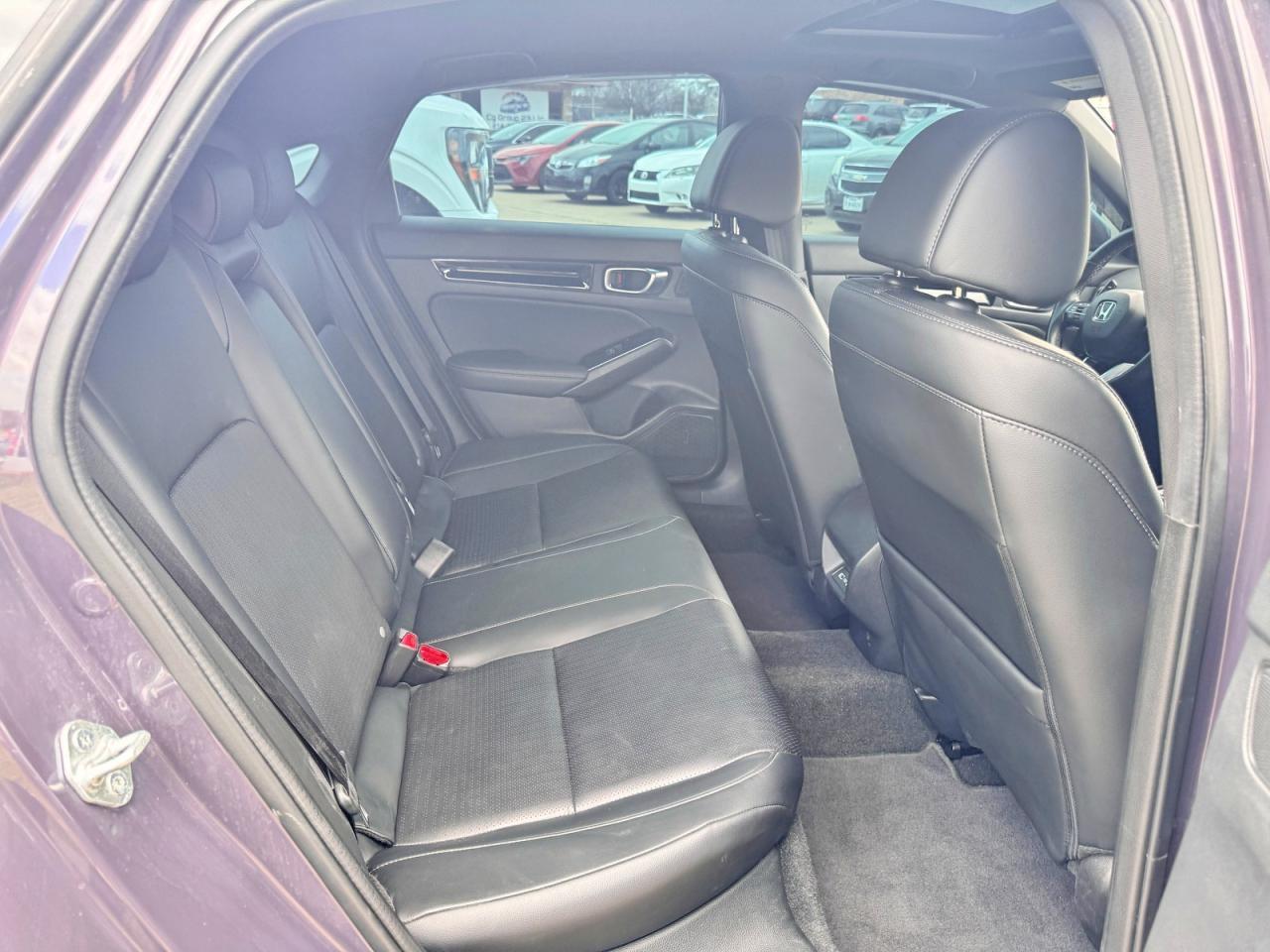 2023 Honda Civic Sport Touring - Image 6