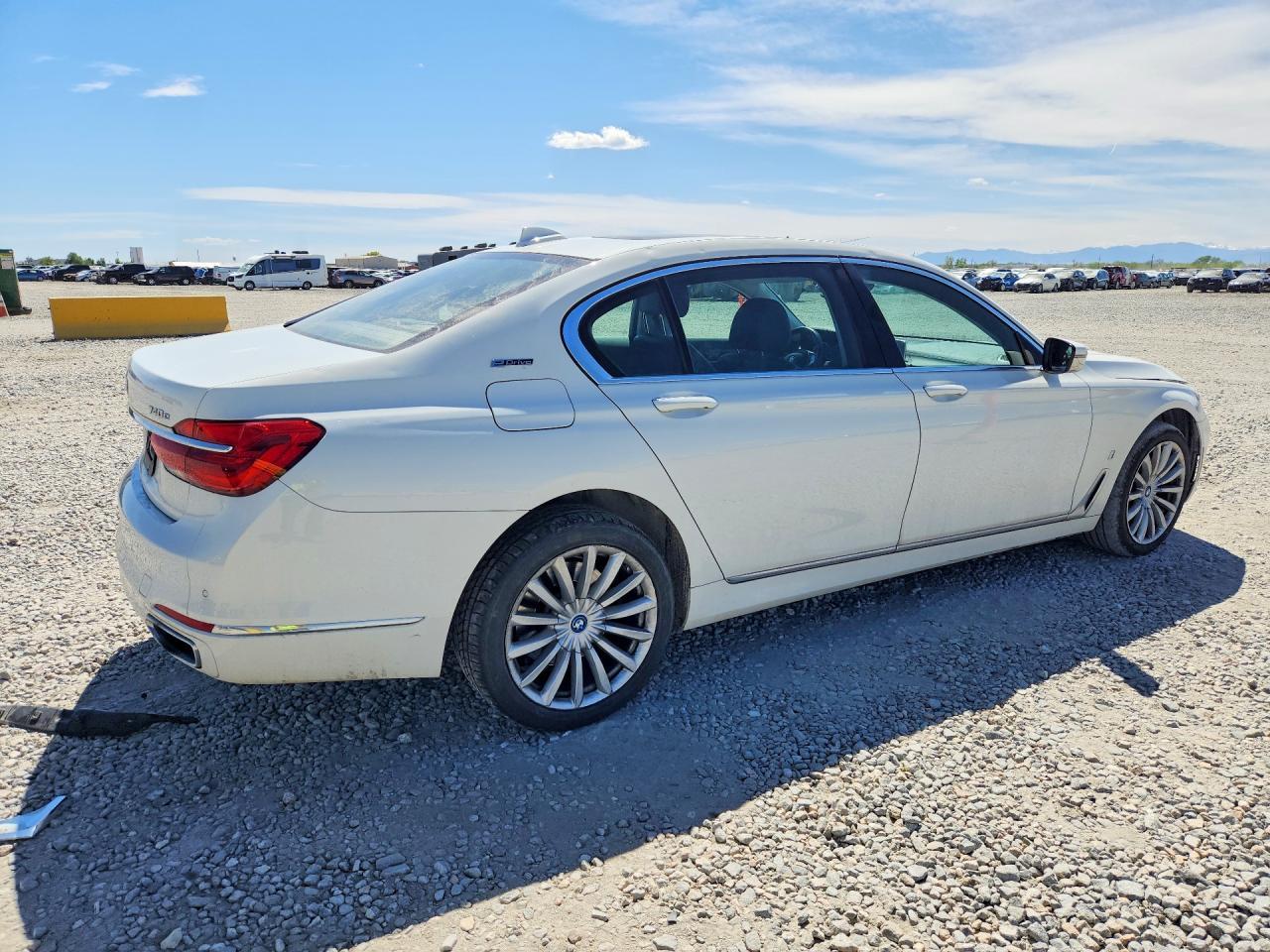 2018 BMW 740 Xe - Фото 3