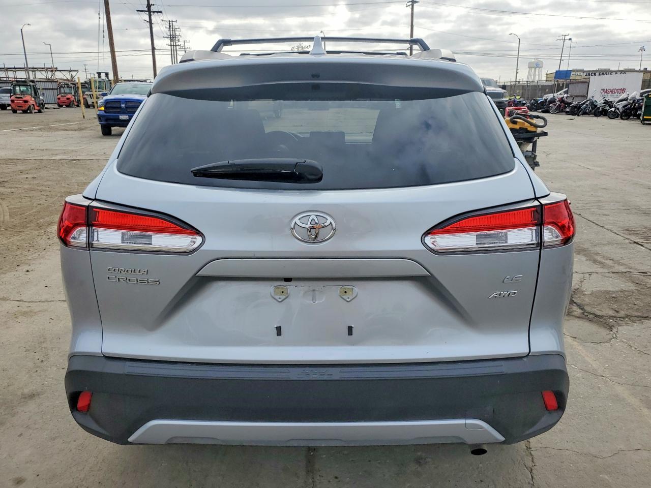 2024 Toyota Corolla Cross Le - Фото 6