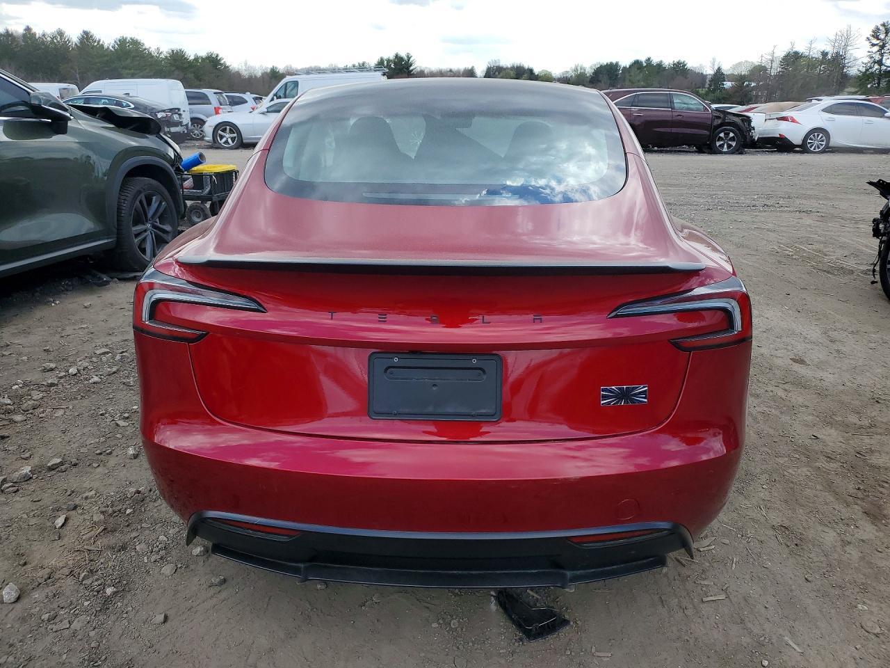 2026 Tesla Model 3 - Фото 6