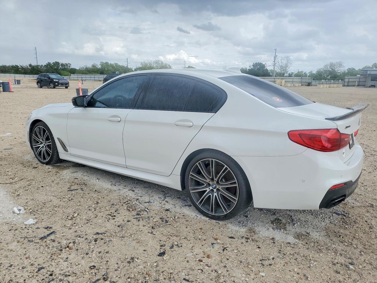 2020 BMW M550Xi - Image 2
