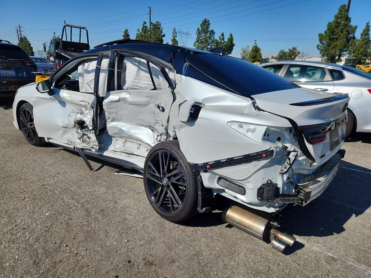 2025 Toyota Camry - Фото 2
