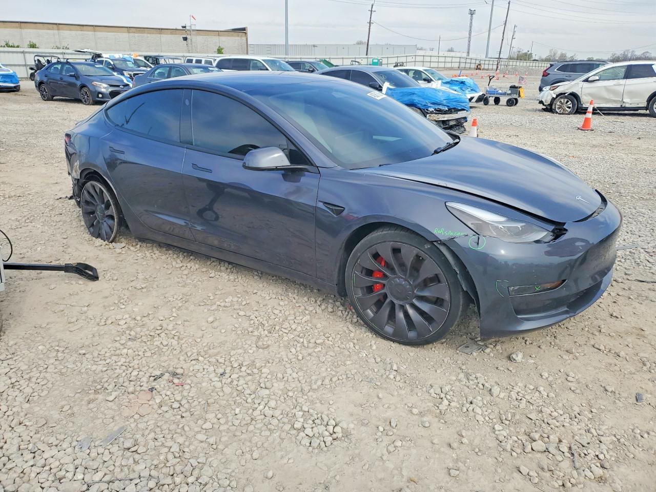 2023 Tesla Model 3 - Фото 4