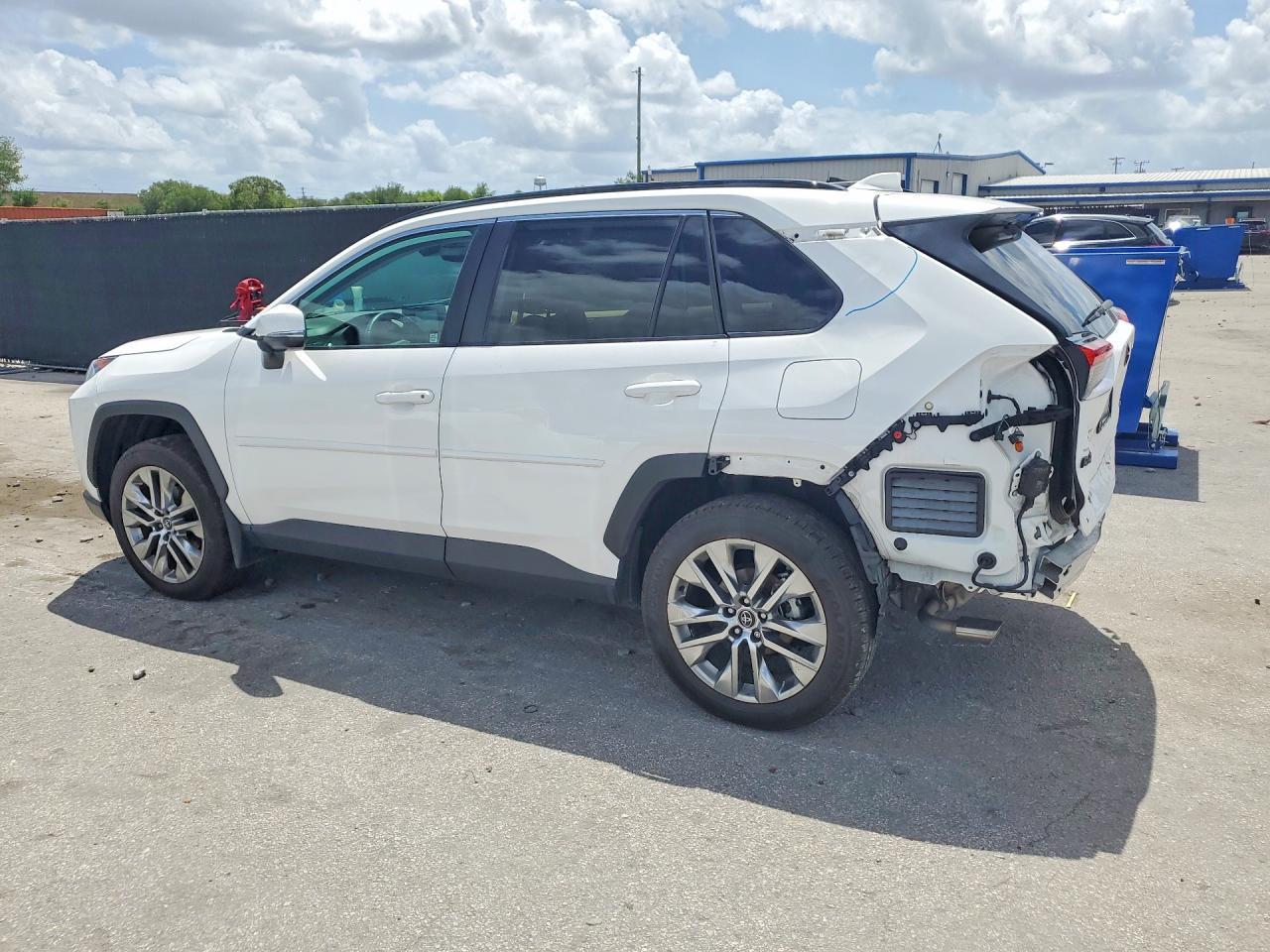 2020 Toyota Rav4 Xle Premium - Image 2