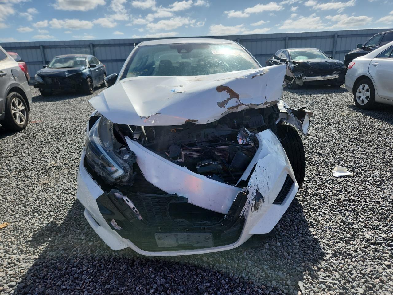 2022 Nissan Versa Sr - Фото 5