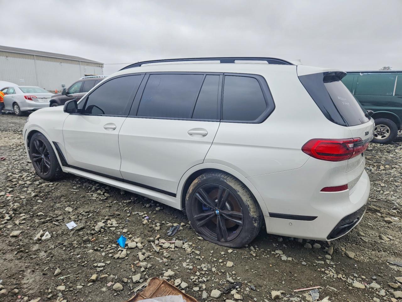 2021 BMW X7 M50I - Фото 2