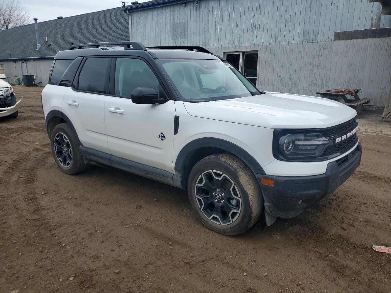 2025 Ford Bronco Sport Outer Banks - Image 4