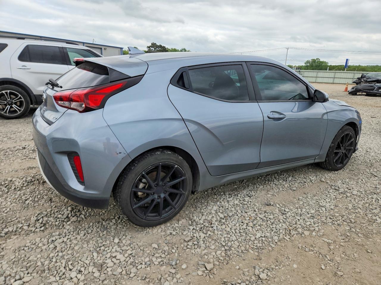 2019 Hyundai Veloster 2.0L - Фото 3