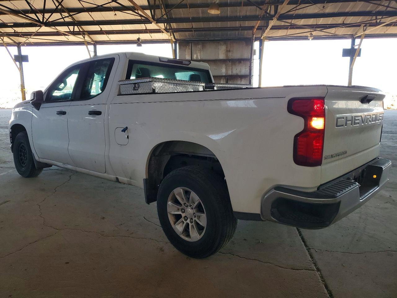 2019 Chevrolet Silverado C1500 - Image 2