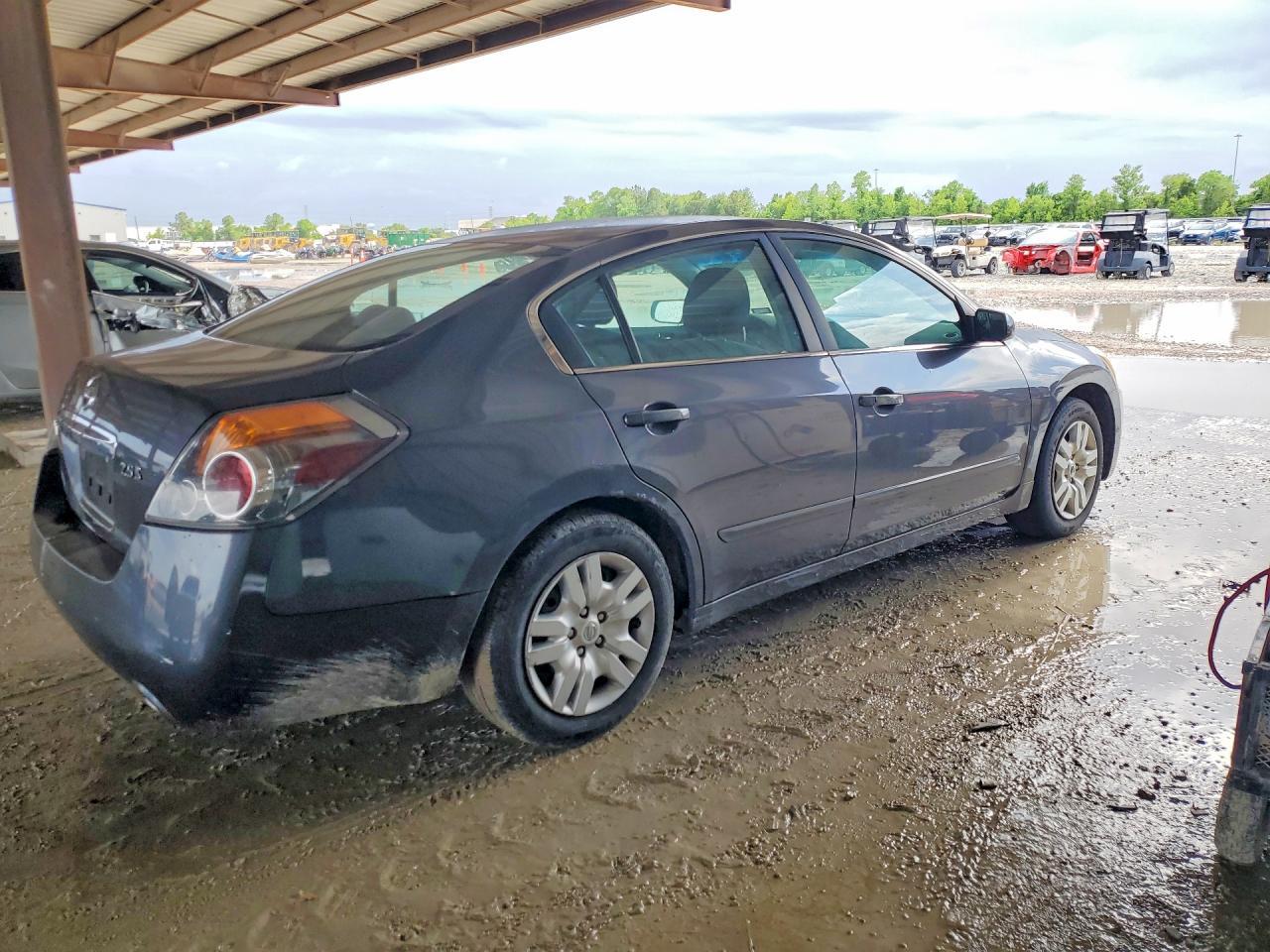 2010 Nissan Altima 2.5 - Image 3