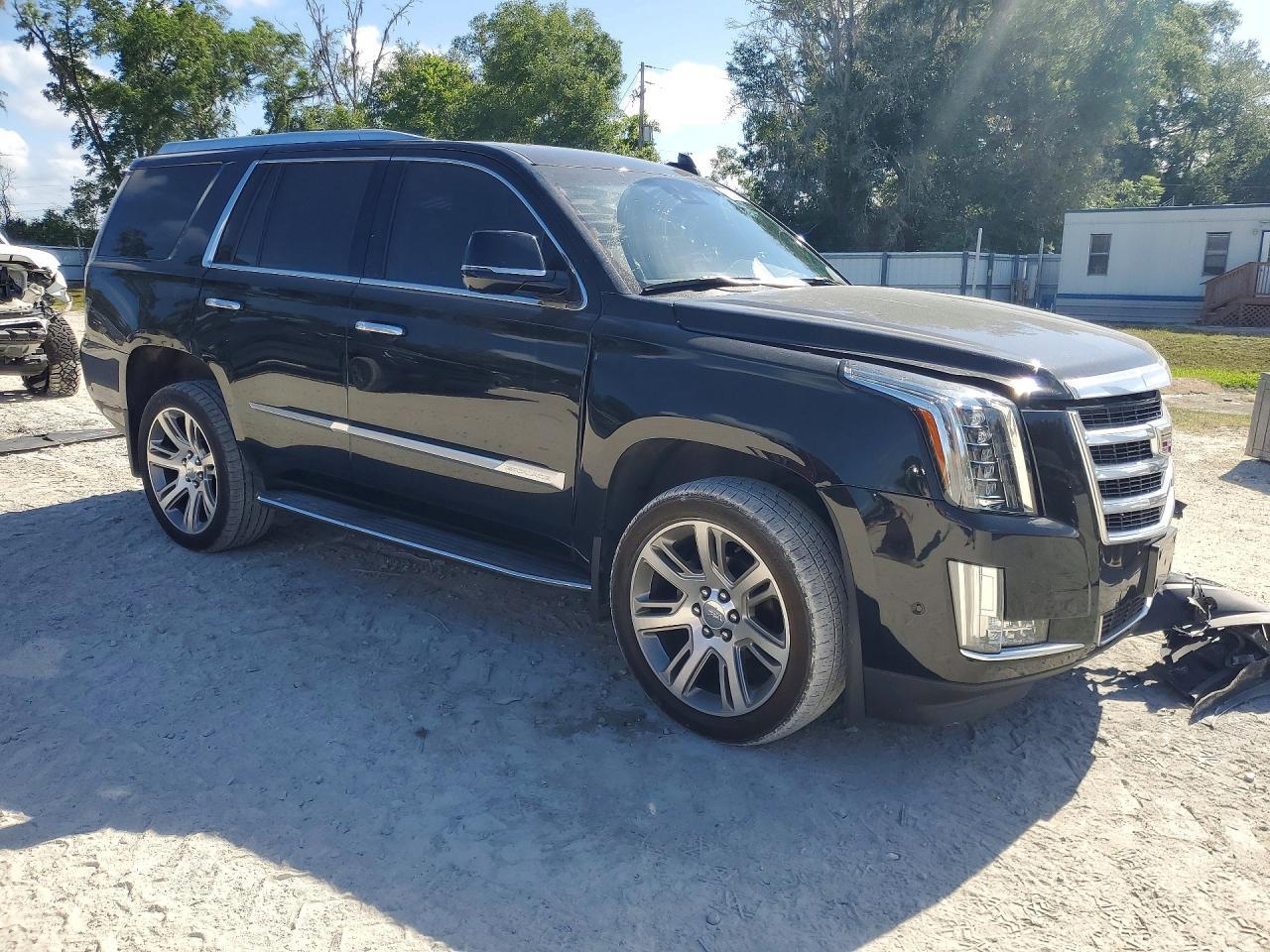 2019 Cadillac Escalade Luxury - Image 4