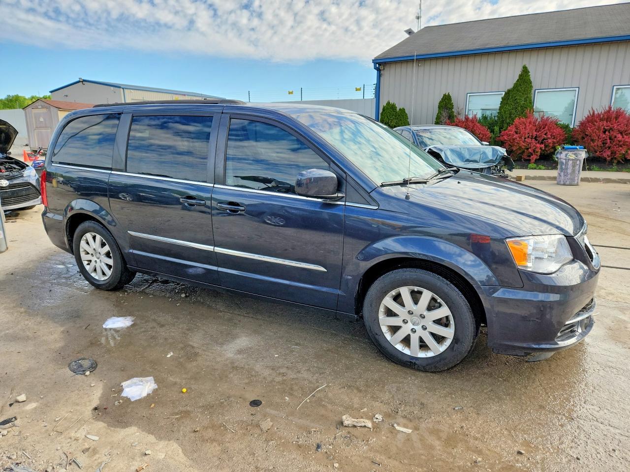 2014 Chrysler Town & Country Touring - Фото 4