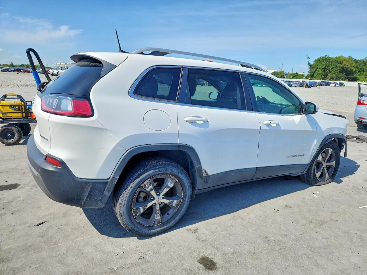 2019 Jeep Cherokee Limited - Image 3
