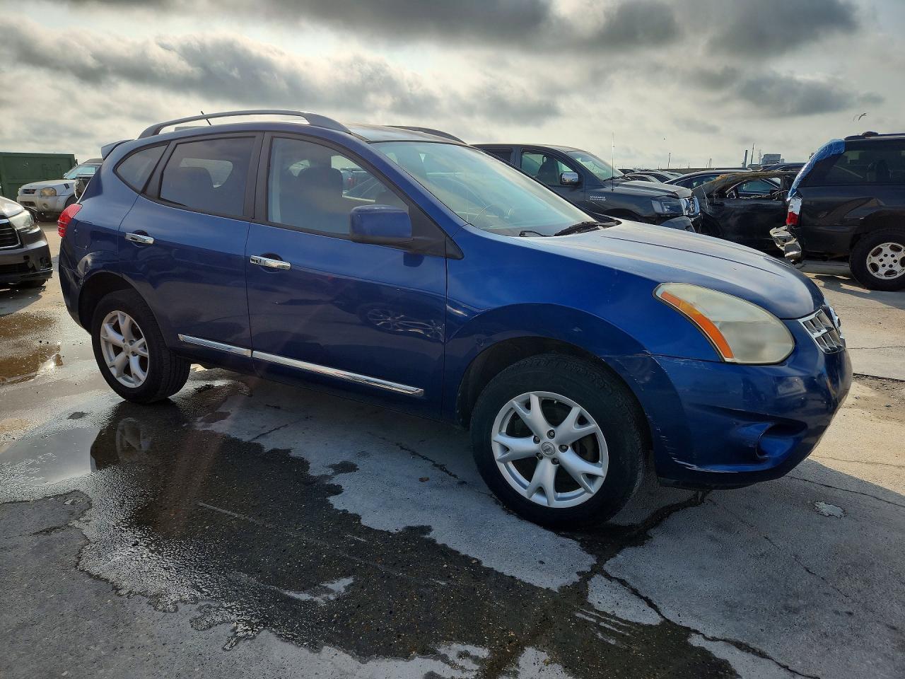 2011 Nissan Rogue S - Фото 4