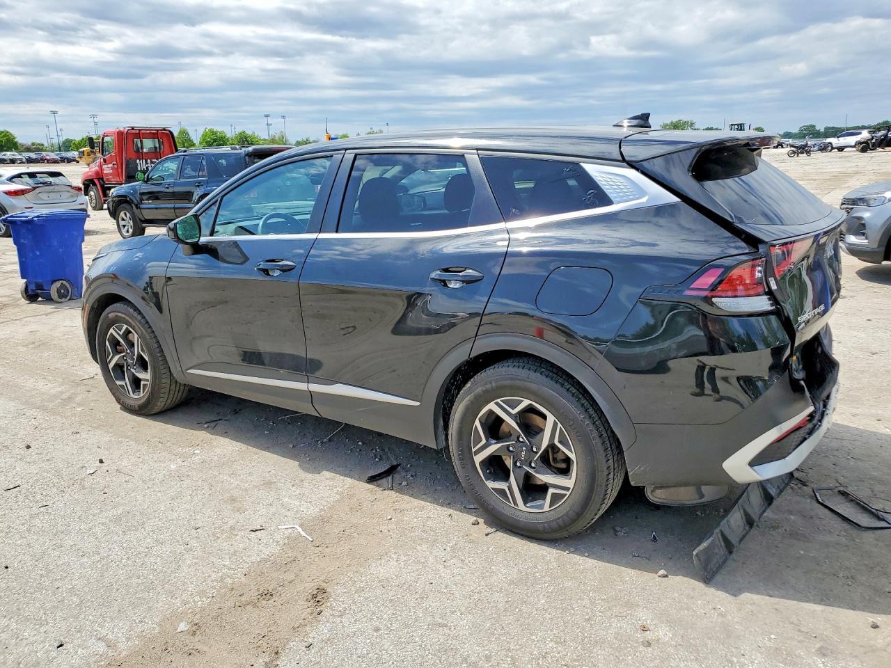 2023 Kia Sportage Lx - Image 2