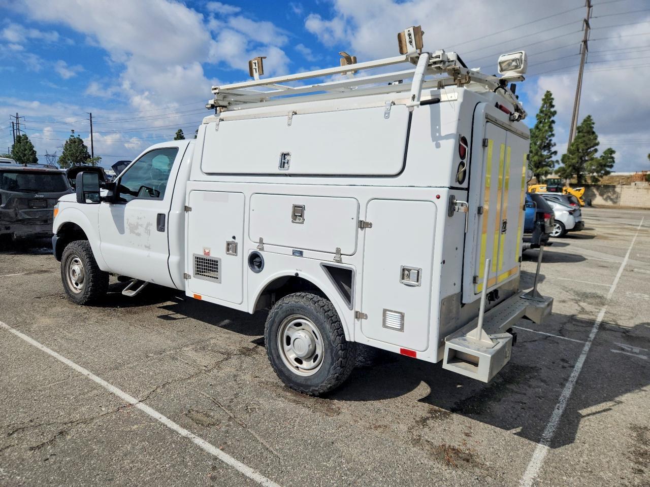 2013 Ford F350 Super Duty Utility / Service Truck - Фото 2