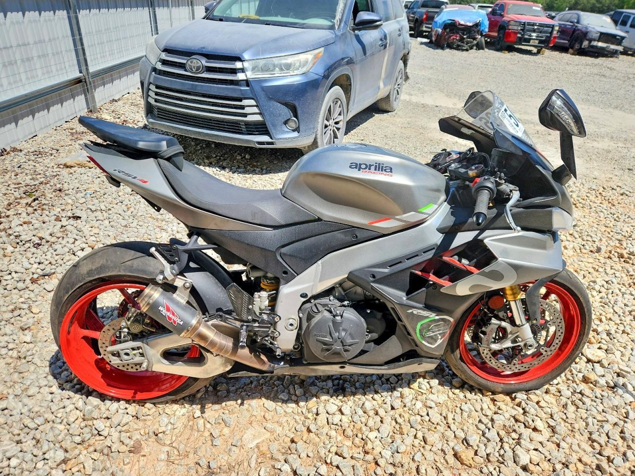 2024 Aprilia Rsv4 1100