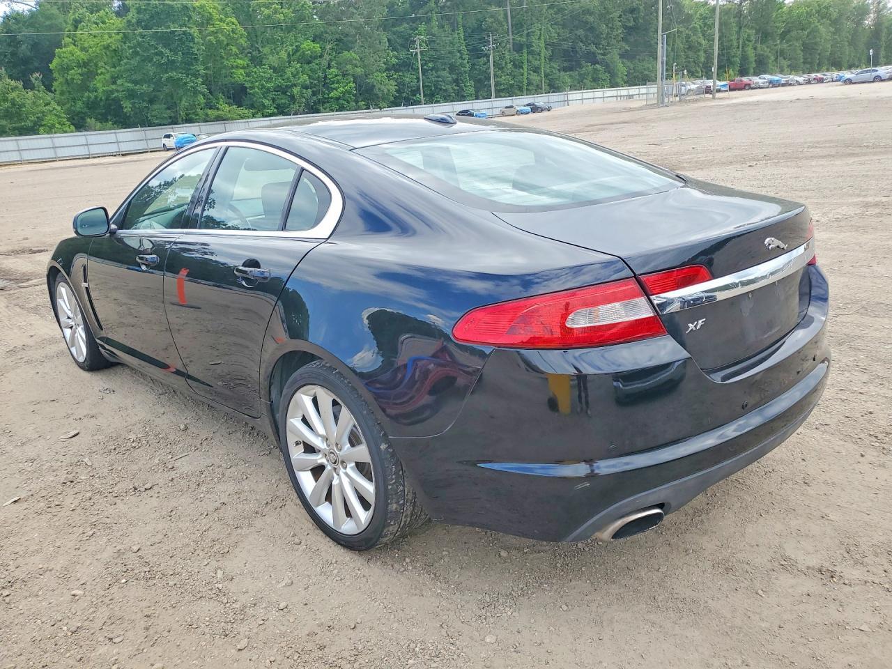 2011 Jaguar Xf Premium - Image 2