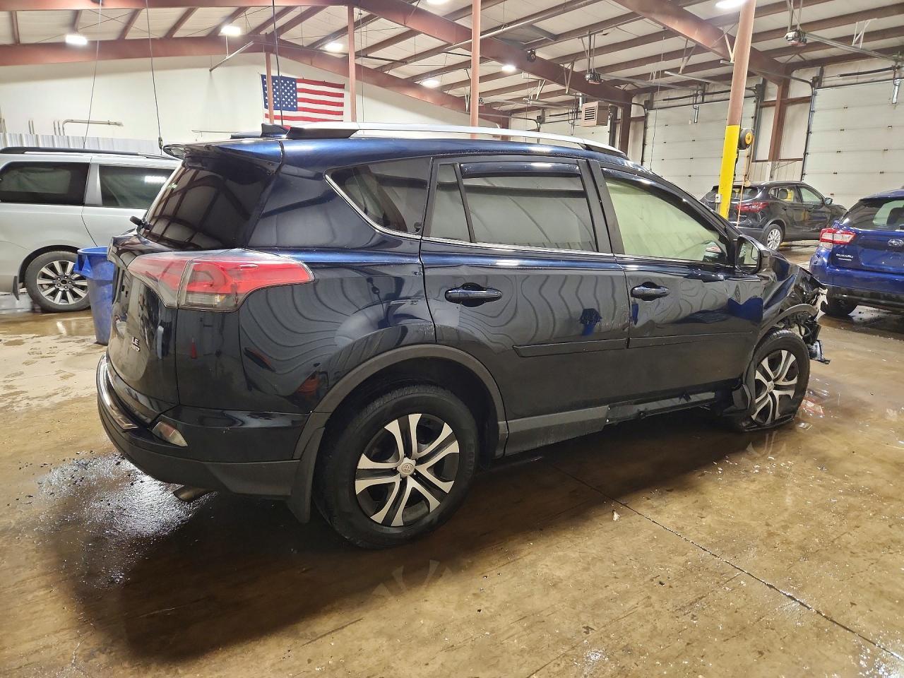2017 Toyota Rav4 Le - Фото 3