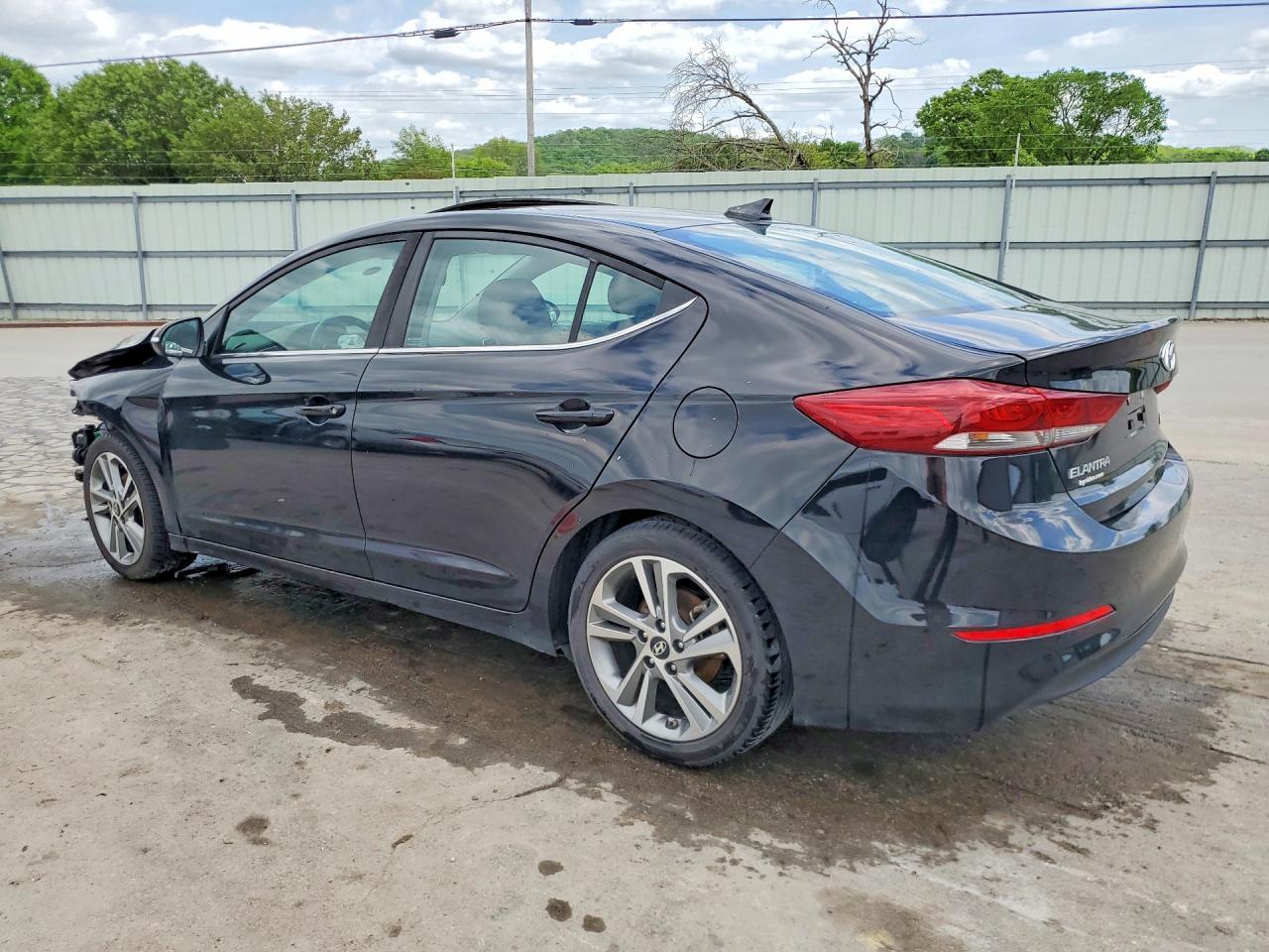 2018 Hyundai Elantra Limited - Фото 2