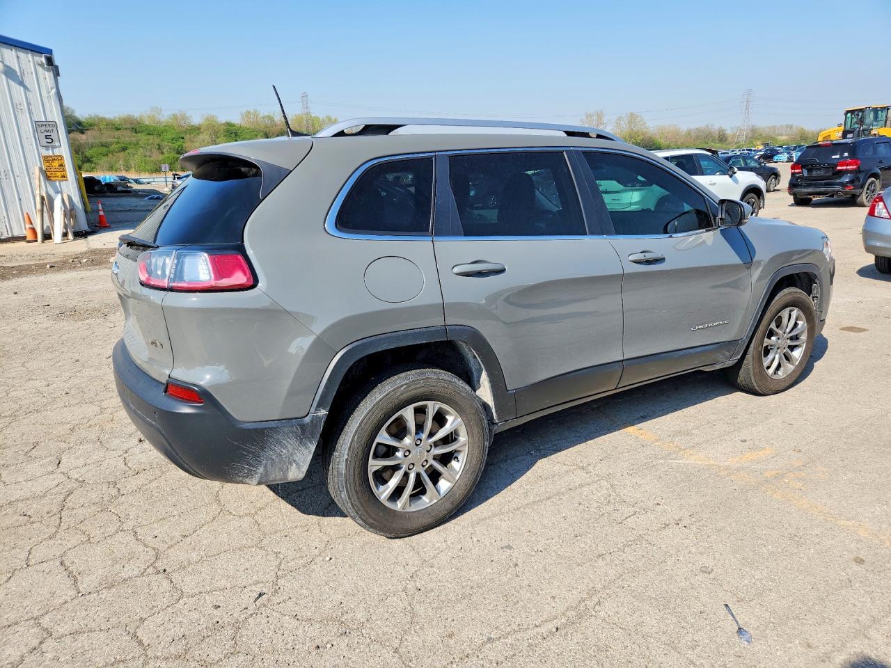 2019 Jeep Cherokee Latitude Plus - Фото 3