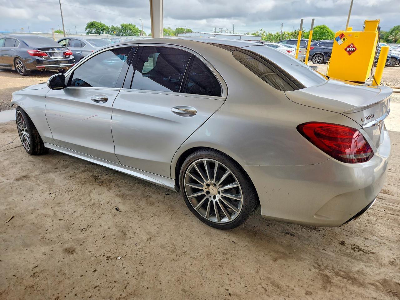 2015 Mercedes-Benz C 300 - Фото 2