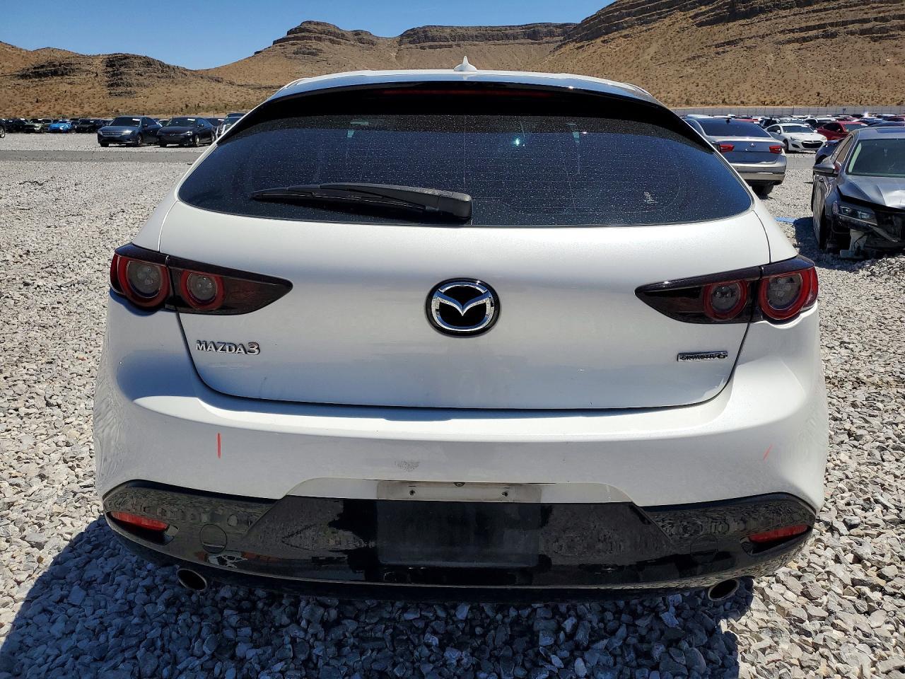 2021 Mazda 3 Premium - Фото 6